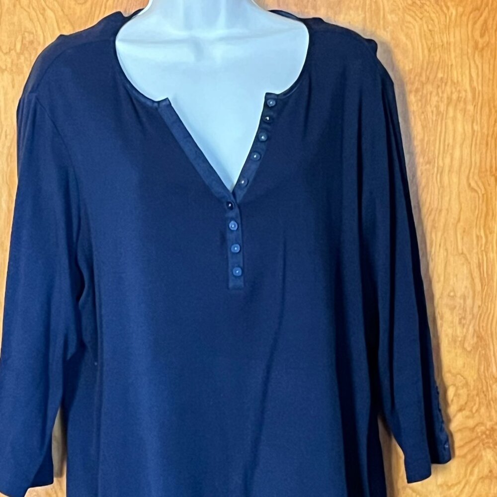 Dressbarn women's navy pullover shirt- 1X